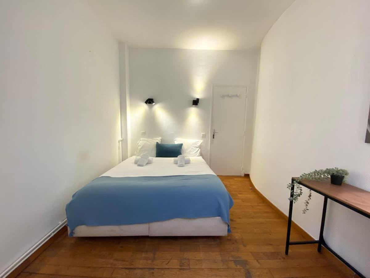 100 Belmondo Cosy Center *
